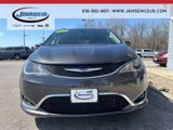 Used 2020 Chrysler Pacifica Touring-L image 2