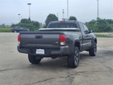 Used 2016 Toyota Tacoma TRD Sport image 3