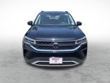Used 2022 Volkswagen Taos SE image 2