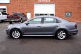 Used 2018 Volkswagen Passat 2.0T SE image 2