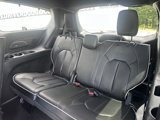 Used 2021 Chrysler Pacifica Limited w/ Uconnect Theater Family Group image 2