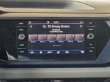 Used 2023 Volkswagen Taos SE w/ Panoramic Sunroof Package image 4