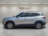 Used 2021 Kia Seltos EX image 2