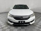 Used 2017 Honda Accord Touring image 2