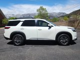 Used 2022 Nissan Pathfinder SV image 2