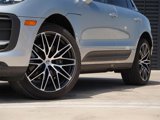 Certified 2024 Porsche Macan image 6