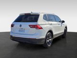 Used 2022 Volkswagen Tiguan SE w/ Panoramic Sunroof Package image 5
