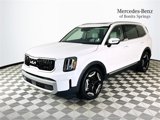 Used 2023 Kia Telluride EX w/ EX Captain's Chair Package image 3