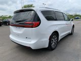 Used 2024 Chrysler Pacifica Pinnacle image 3