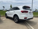 Used 2019 Kia Sorento EX w/ EX Touring Package image 2