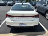 Used 2021 Hyundai Elantra SE image 3