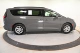 Used 2022 Chrysler Pacifica Touring-L image 2
