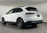 Certified 2022 Porsche Cayenne Platinum Edition image 3