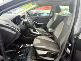 Used 2012 Ford Focus SE w/ SE Sport Pkg image 5