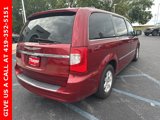 Used 2013 Chrysler Town & Country Touring image 3