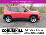 Used 2023 Jeep Renegade Latitude w/ Premium Group image 2