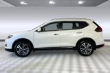 Used 2017 Nissan Rogue SL image 2