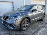 Used 2022 Volkswagen Tiguan SE image 2