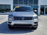 Certified 2020 Volkswagen Tiguan SE image 2