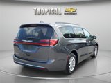 Used 2022 Chrysler Pacifica Touring-L image 5