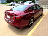 Used 2022 Nissan Altima 2.5 SV w/ SV Premium Package image 3