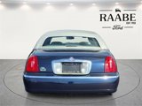 Used 2001 Lincoln Town Car Signature image 6