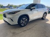 Used 2022 Toyota Highlander XLE image 4