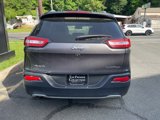 Used 2017 Jeep Cherokee Limited image 3