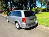 Used 2016 Dodge Grand Caravan SXT image 3