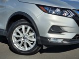 Used 2022 Nissan Rogue Sport SV image 3