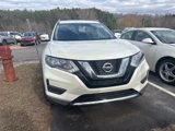 Used 2017 Nissan Rogue SV image 3