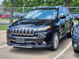 Used 2017 Jeep Cherokee Overland w/ Technology Group image 4