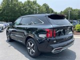 Used 2022 Kia Sorento S w/ Panoramic Sunroof Package image 4