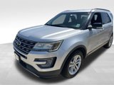 Used 2016 Ford Explorer XLT w/ Equipment Group 202A image 2