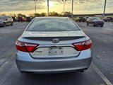 Used 2017 Toyota Camry SE image 4
