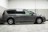 Used 2022 Chrysler Pacifica Touring-L image 6