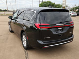 Used 2023 Chrysler Pacifica Touring-L image 3