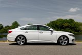 Used 2020 Honda Accord Touring image 2