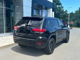 Used 2017 Jeep Grand Cherokee Altitude image 3