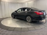 Used 2017 Nissan Altima 2.5 SL w/ Moonroof Package image 5