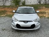 Used 2012 Hyundai Veloster w/ Style Pkg image 2