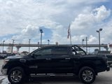 Used 2017 Nissan Titan SV image 4