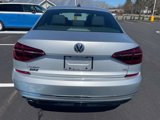 Used 2018 Volkswagen Passat 2.0T R-Line image 4