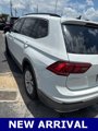 Used 2018 Volkswagen Tiguan SE image 3
