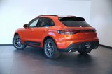 Certified 2024 Porsche Macan image 2