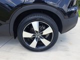 Used 2019 Volvo XC40 T5 Momentum image 4