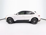 Certified 2024 Porsche Macan image 2