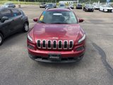 Used 2017 Jeep Cherokee Latitude image 2