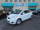 Used 2011 Toyota Yaris 2-Door Hatchback image 5