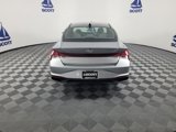 Used 2021 Hyundai Elantra SE image 5